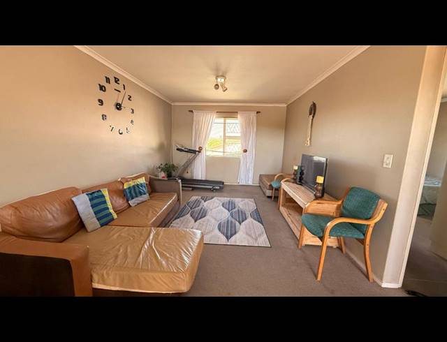 2 BEDROOM APARTMENT FOR SALE IN GOODWOOD PARK